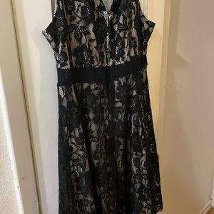 size 20 Torrid black and taupe dress lace Preowned bust 42 -48